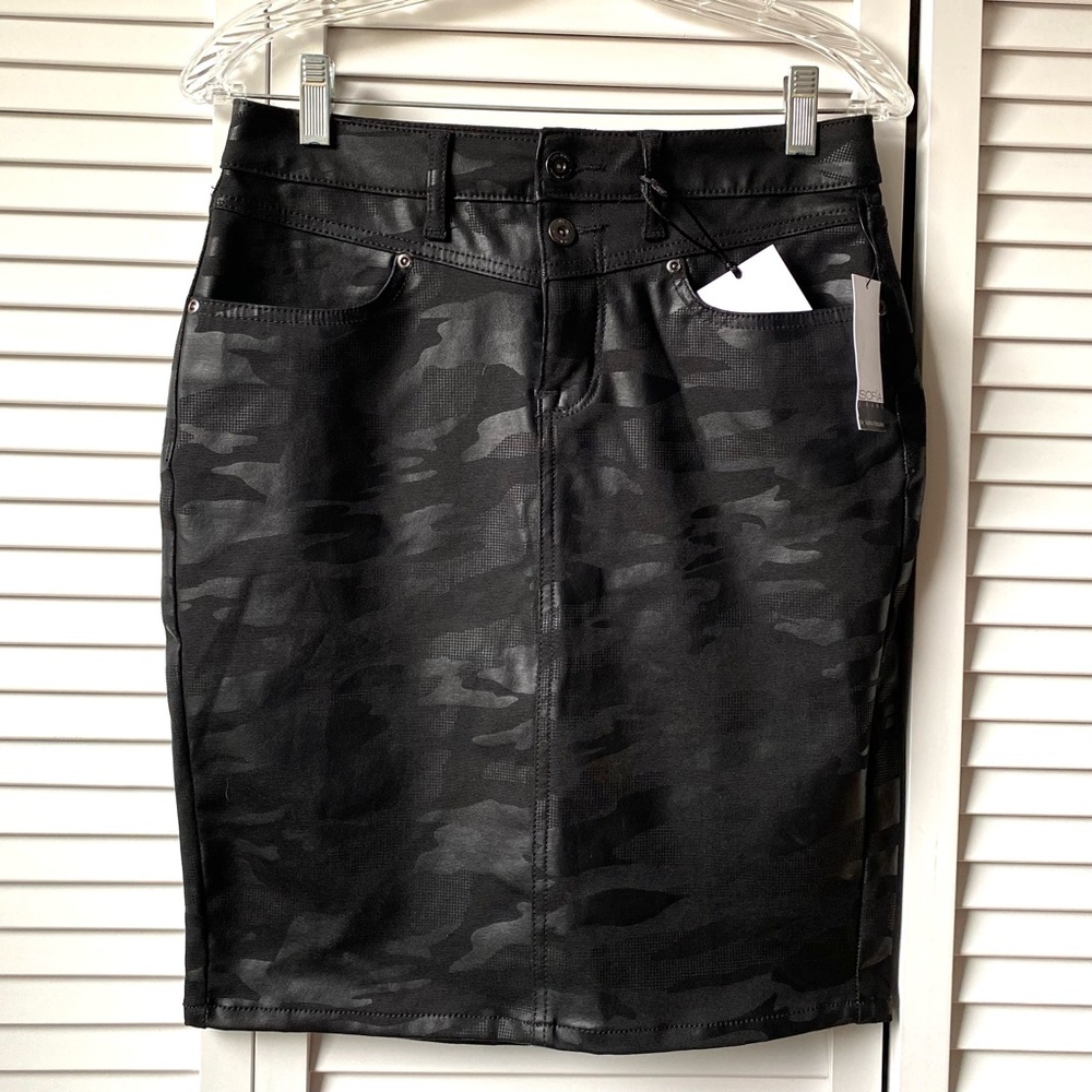 Sofia Vergara  Black Pencil Skirt Size 4 NWT